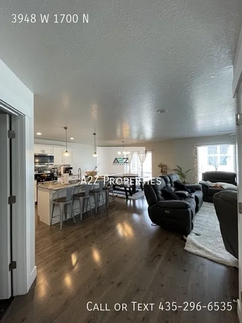 6 bed, 3.5 bath, 3200 sqft, $3,100 — Photo 3