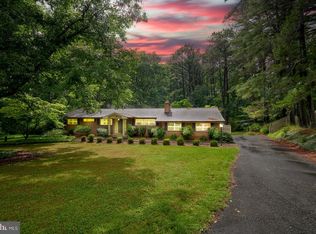 8300 Kingsgate Rd, Potomac, MD 20854