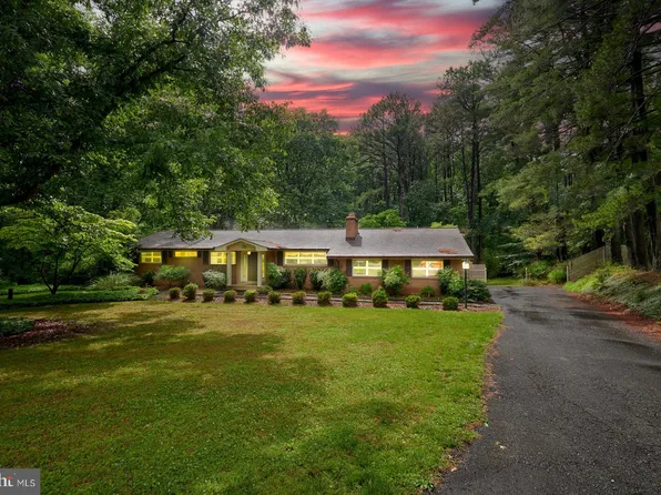 8300 Kingsgate Rd, Potomac, MD 20854
