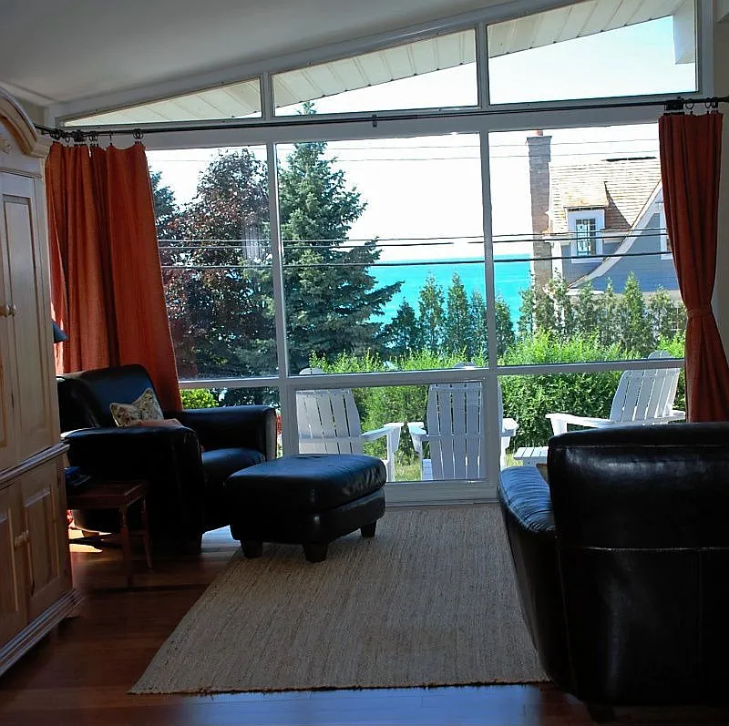 2215 Lake Shore Dr photo 1