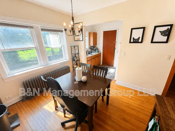 1065 W Dakin St APT 2, Chicago, IL 60613