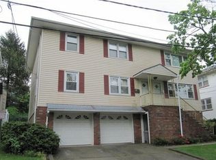 402 Mayer Ct, Ridgefield, NJ 07657