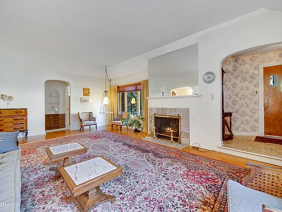 3rd image of 6943 N Knox Ave
