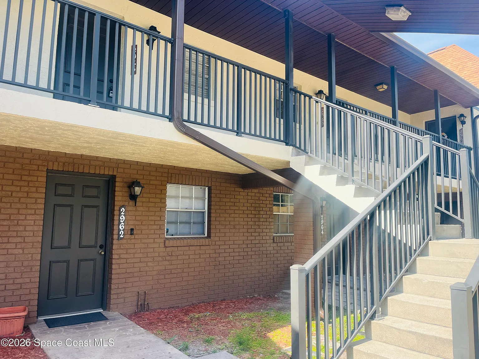 2 bed, 1.0 bath, 960 sqft, $1,250 — Photo 2