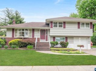 24 Pyle St, Oradell, NJ 07649