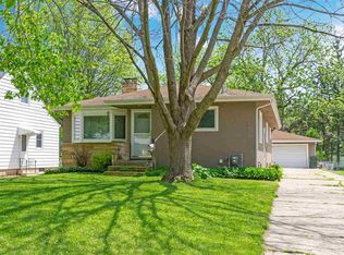 1817 W 6th St, Waterloo, IA 50702