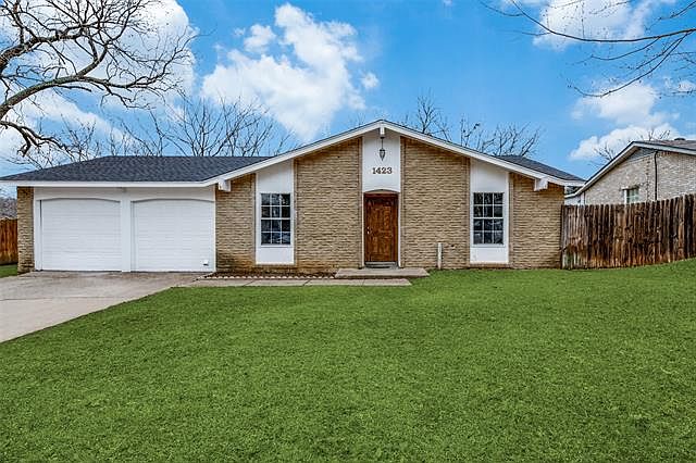1st image of 1423 Natches Dr
