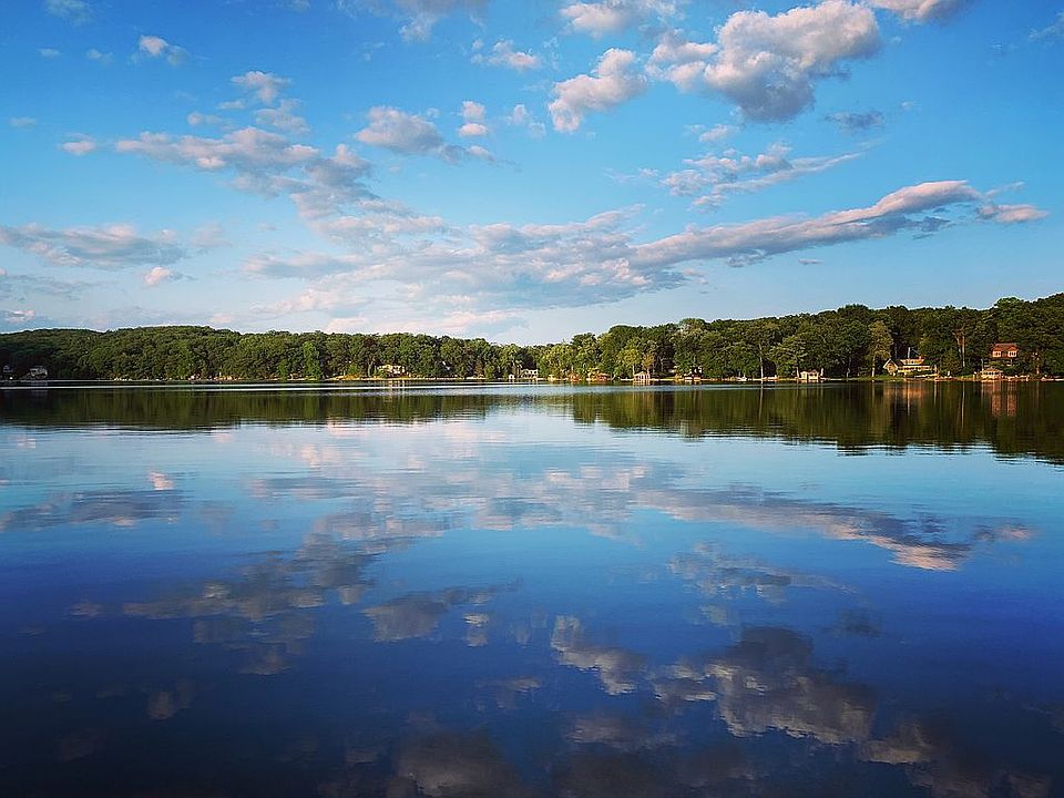1st image of 56 Cedar Lk W