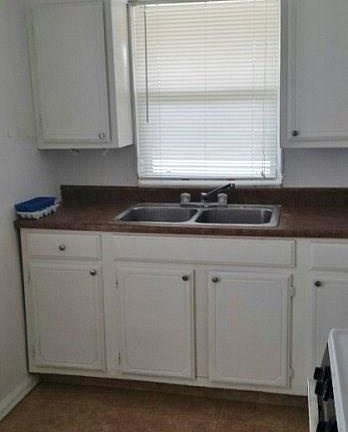 4th image of 1409 E 4th St
