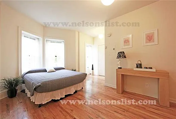 Rented by R New York | media 9