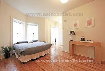 Rented by R New York