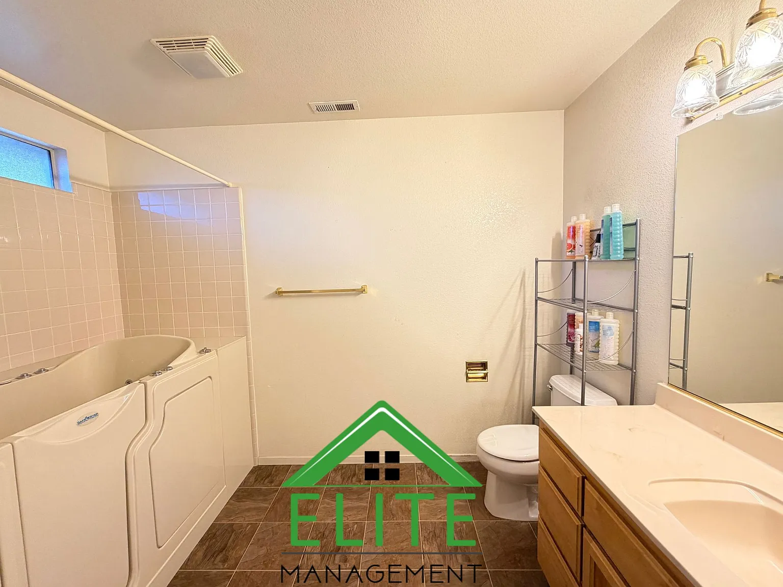 2 bed, 1352 sqft, $2,300 — Photo 3