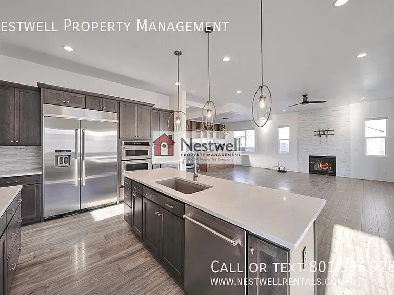 2346 E Snowy Peak Dr — Photo 4