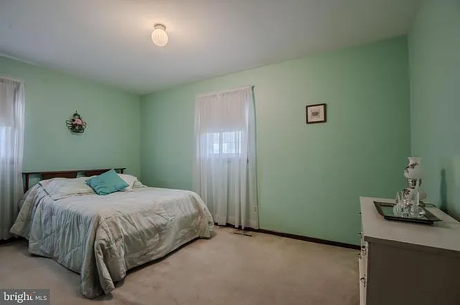 25 Charring Ln — Photo 4