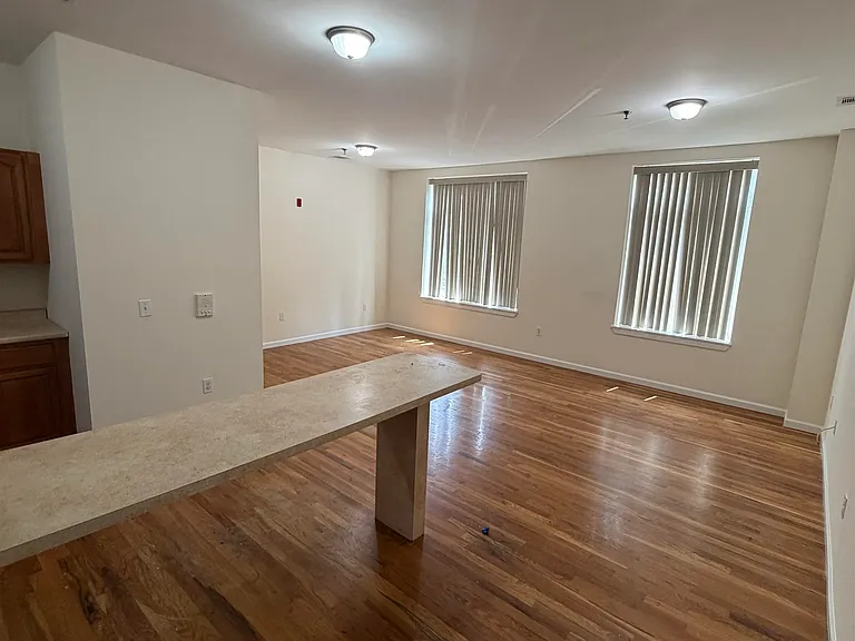 577 Broadway #8 — Photo 2