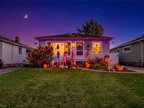 2523 Center Dr, Parma, OH 44134