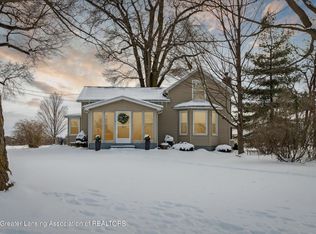 1103 W Parks Rd, Saint Johns, MI 48879