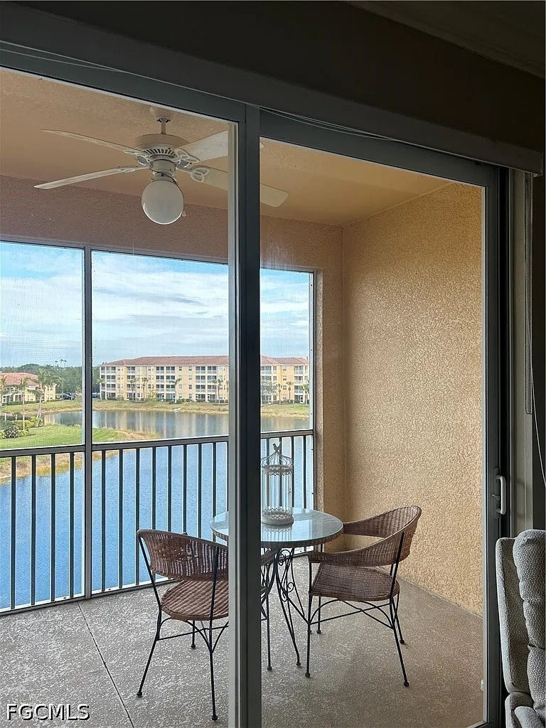 2 bed, 2.0 bath, 1121 sqft, $3,000 — Photo 4