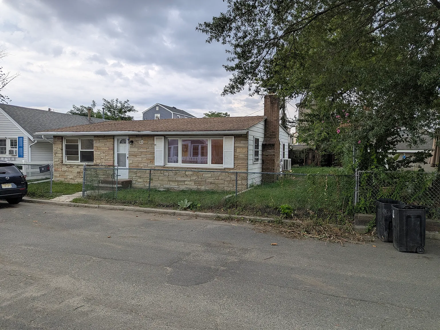 3 bed, 1142 sqft, $3,000 — Photo 1