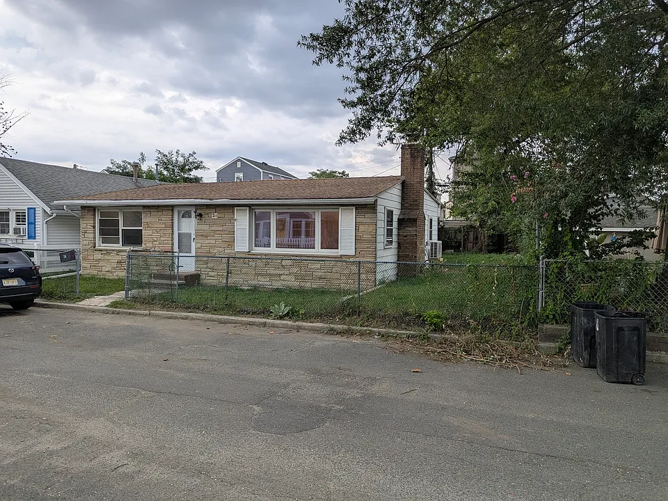 24 Seaside Pl