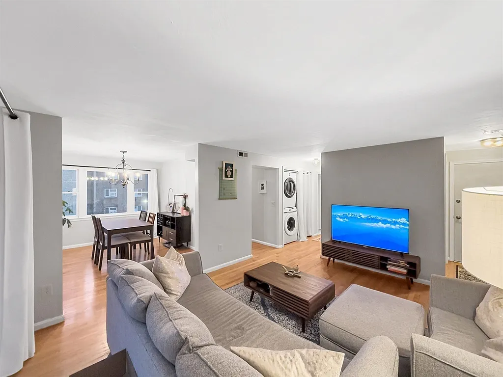 Building Photo - 25 Rockland St #7