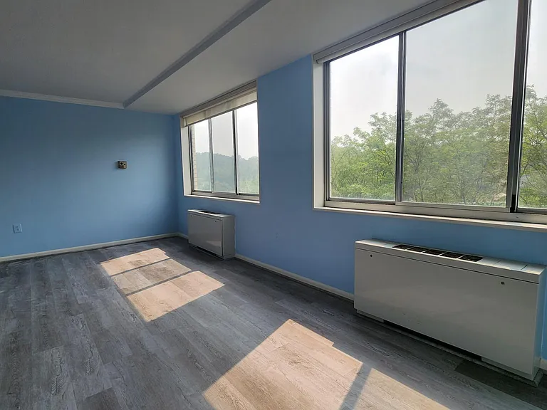 10401 Grosvenor Pl #724 — Photo 15
