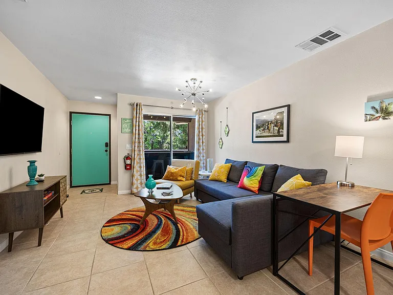 575 N Villa Ct #204 — Photo 7