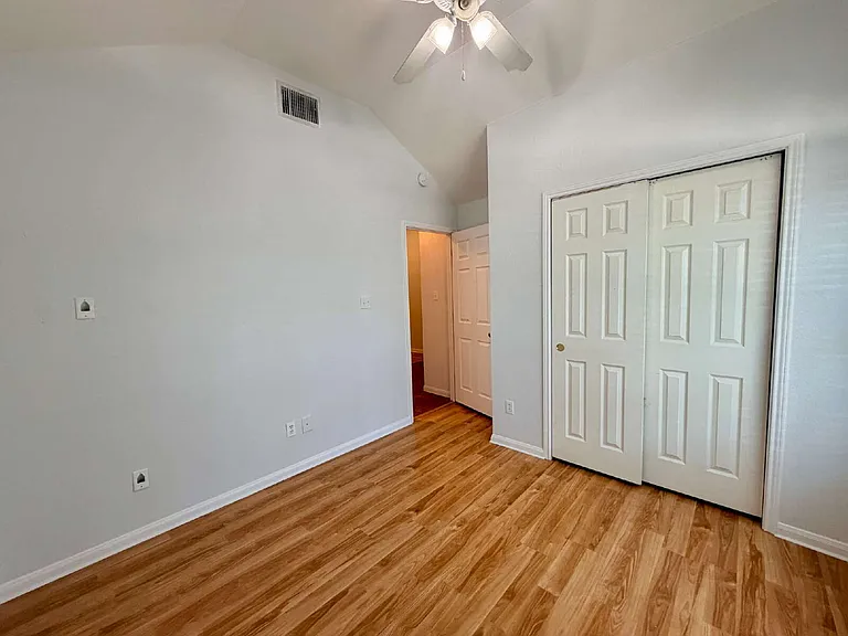 1517 Hawk Dr — Photo 17