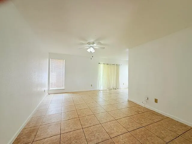 899 W Riverside Dr #611 — Photo 14