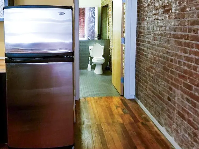 211 1st Ave S Apartments is located in the heart of Pioneer Square — Photo 20