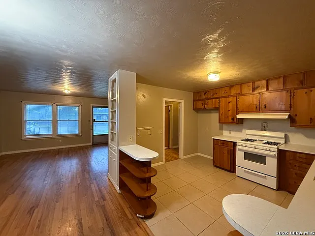 555 N Union Ave — Photo 5