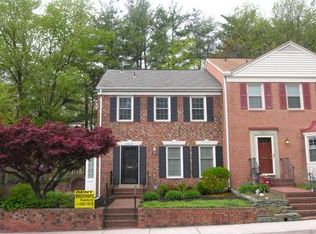 6418 Wainfleet Ct, Springfield, VA 22152