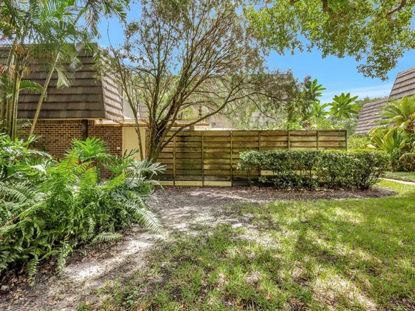 533 5th Terrace, Palm Beach Gardens, FL 33418