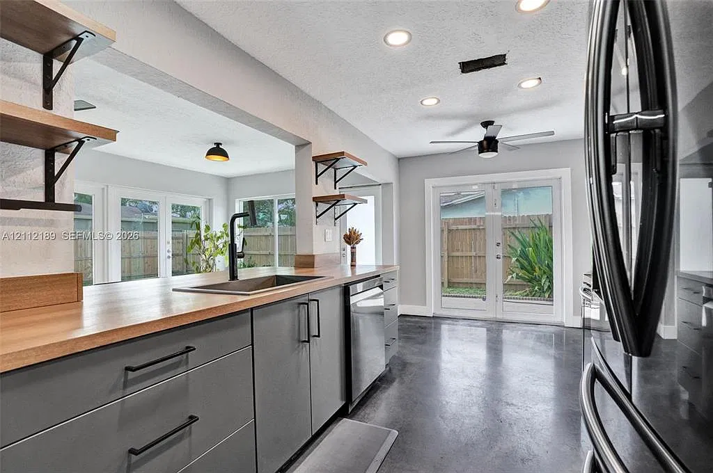2 bed, 6693 sqft, $2,850 — Photo 2