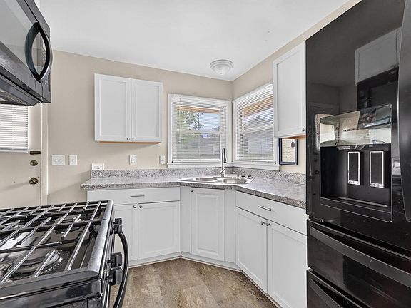 5th image of 8125 W Clovernook STREET