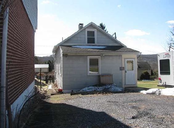 2nd image of 1647 E Susquehanna St
