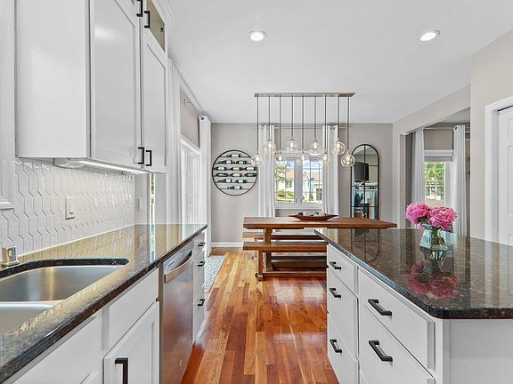 4th image of 5700 Rosslare Ln
