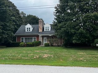 216 Holland Rd, Fayetteville, PA 17222