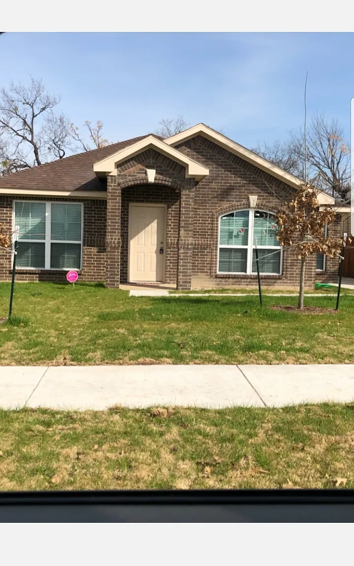 3 bed, 1250 sqft, $1,700 — Photo 2