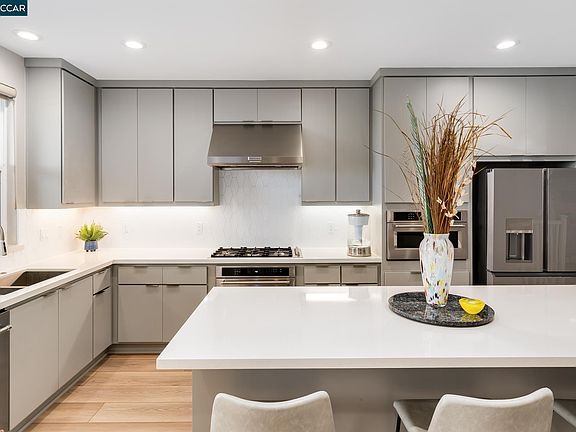 3rd image of 1200 Lorenzini Loop