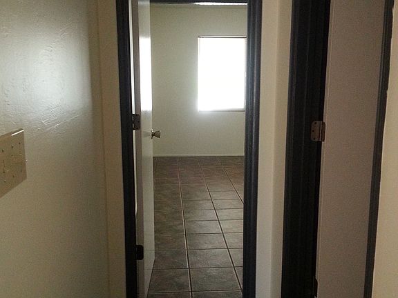 2nd image of 1522 W Dawn Dr