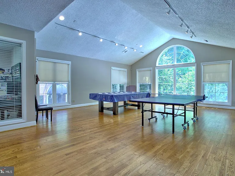 1534 Lincoln Way #204 — Photo 26