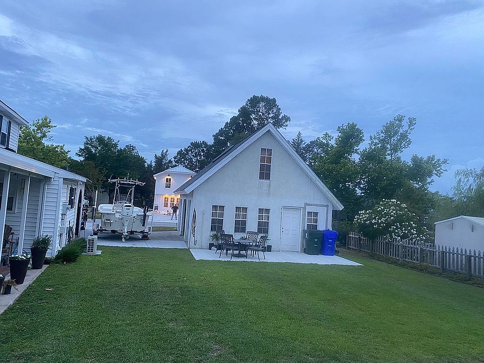 2nd image of 111 Charles St