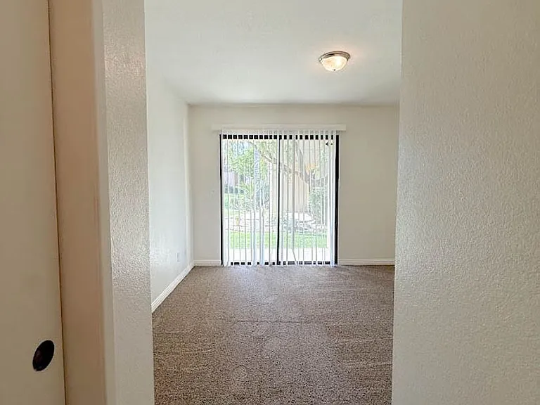 14500 Las Palmas Dr #32 — Photo 5