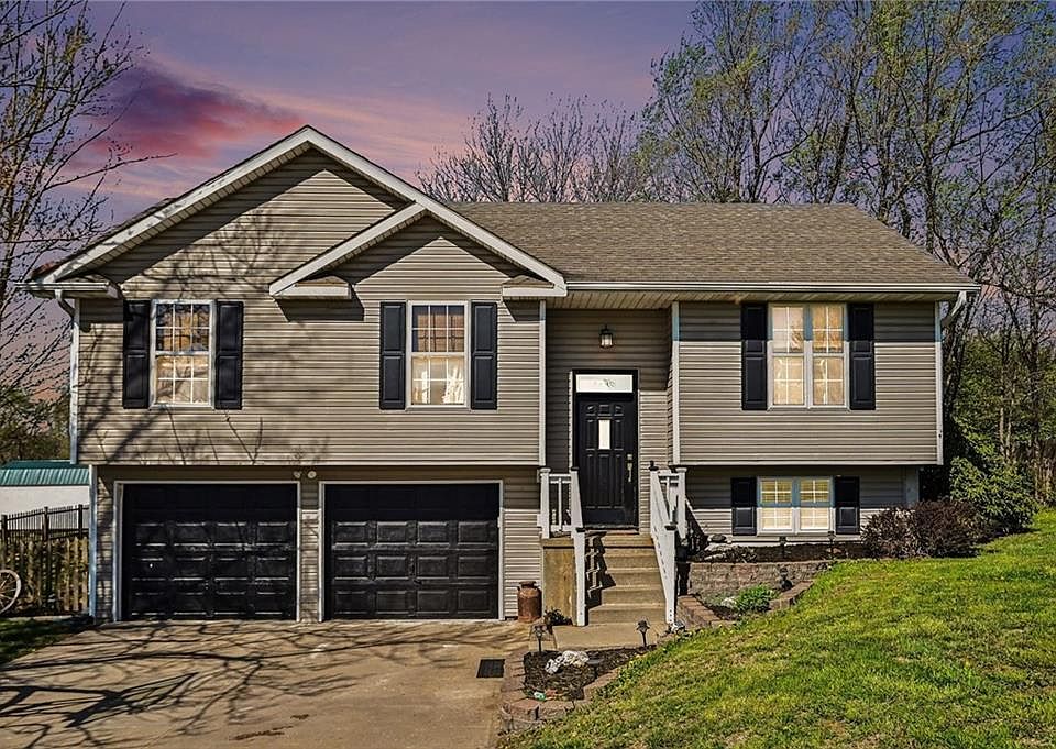 1st image of 608 Castile St