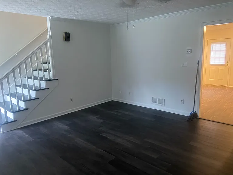 10-12 Sentry Oak Ct — Photo 2