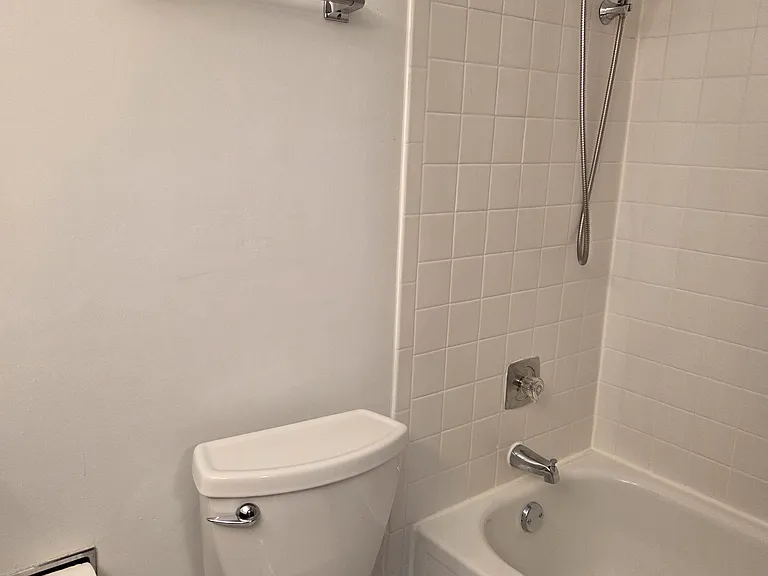 6179 Knoll Wood Rd #307 — Photo 5