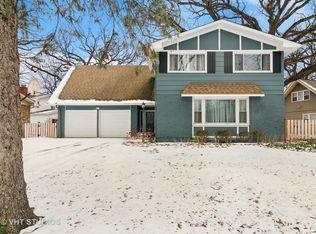 2114 Vermont St, Rolling Meadows, IL 60008