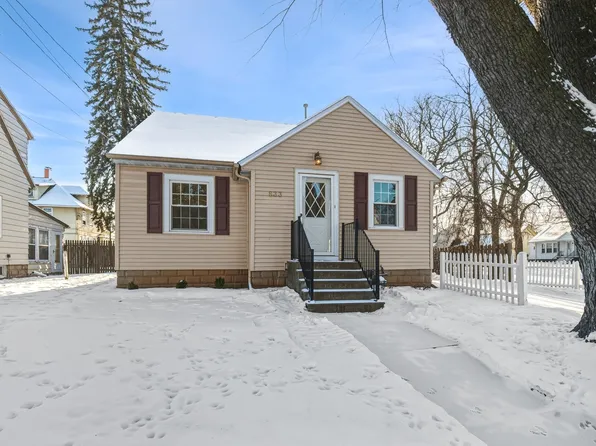 833 Blesch Pl, Green Bay, WI 54303