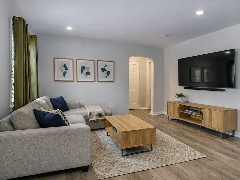 Hazelwood Apartments — Photo 11